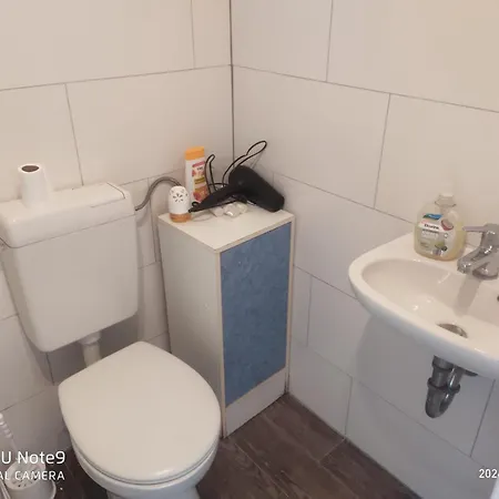 Apartment Schoene 2 Zimmer Im Dachgeschoss, Direkt Im Zentrum