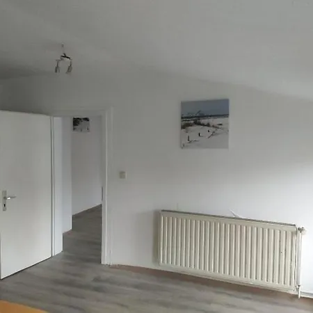 Apartment Schoene 2 Zimmer Im Dachgeschoss, Direkt Im Zentrum Schwerin (Mecklenburg-Vorpommern)