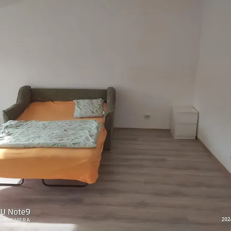 Schoene 2 Zimmer Im Dachgeschoss, Direkt Im Zentrum Apartment *