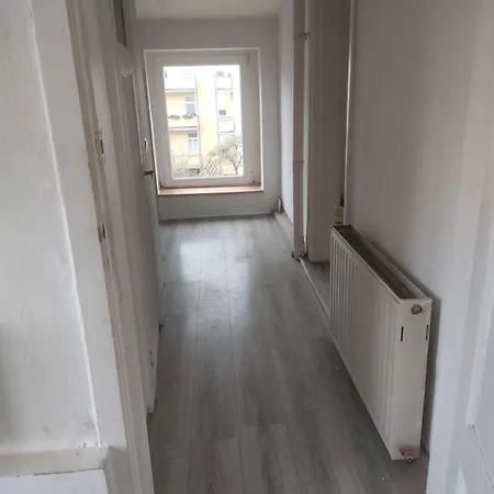 Schoene 2 Zimmer Im Dachgeschoss, Direkt Im Zentrum Apartment