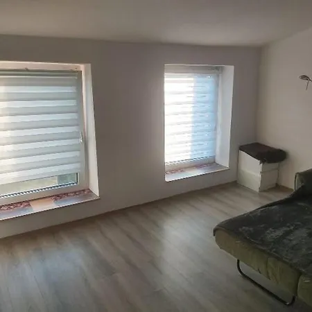 Schoene 2 Zimmer Im Dachgeschoss, Direkt Im Zentrum Apartment